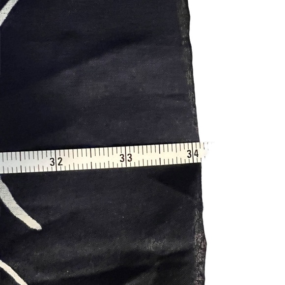 Navy and White Patterned Scarf, approx. 17” x 68” - Picture 4 of 12